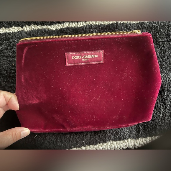 Dolce & Gabbana Red Cosmetic Bag Velvet Elegance - Picture 2 of 6